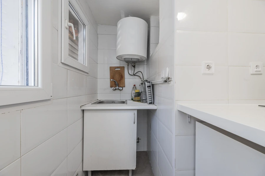cara mencegah water heater berkarat di lingkungan lembap