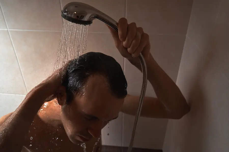 lebih baik mandi air hangat atau dingin