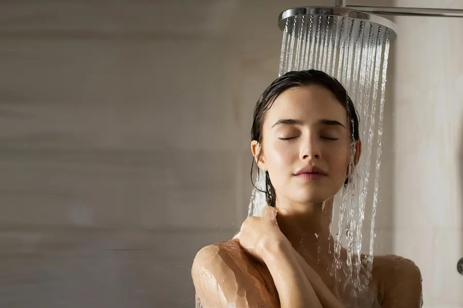 Manfaat Air Hangat untuk Rambut, Benarkah Bikin Lebih Nyaman?