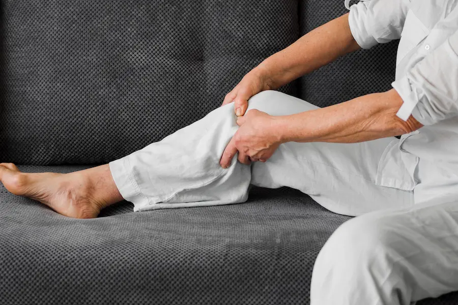 Cedera Otot Kompres Panas atau Dingin? Ketahui Waktu yang Tepat agar Pemulihannya Lebih Optimal